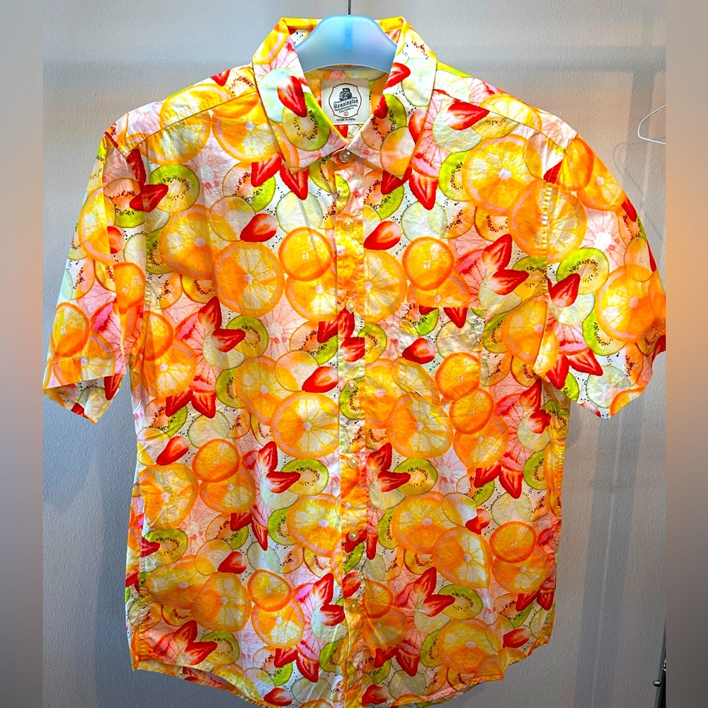 Kennington California short sleeve flower and fruit print shirt. fabric. Size L